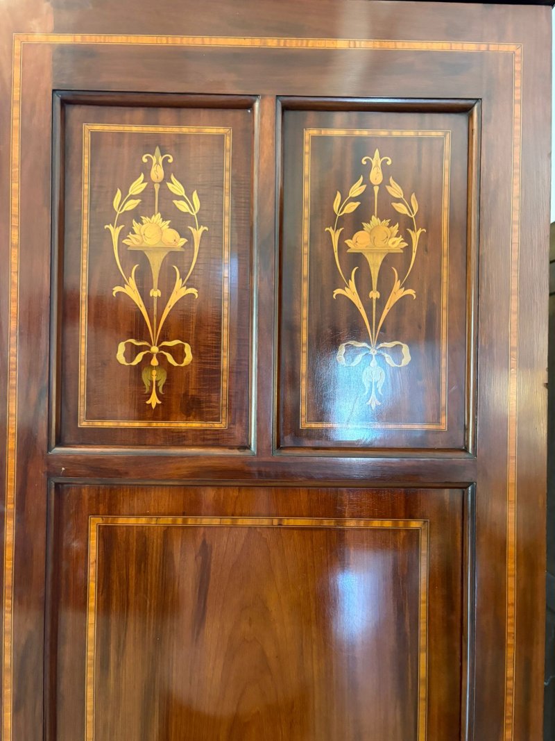 Large Antique Victorian Quality Inlaid Figured Mahogany 3 Door Wardrobe - Image 10